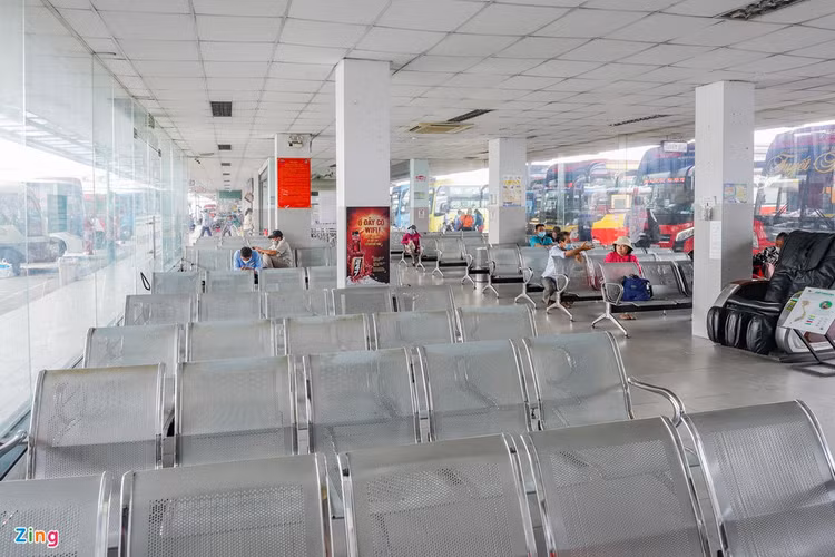 Ben xe o TP.HCM thua thot dip le 2/9 anh 8