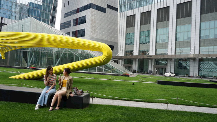 Sản phẩm hộp 180ml nhỏ gọn, tiện lợi phù hợp với nhu cầu và thói quen tiêu dùng phân khúc khách hàng trẻ, nhân viên văn phòng…