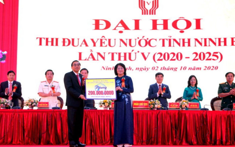 Phó Chủ tịch nước dự Đại hội thi đua yêu nước tỉnh Ninh Bình -0