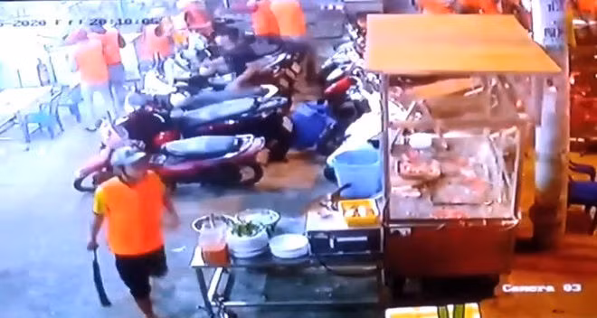 giang ho danh nguoi trong quan nhau anh 1