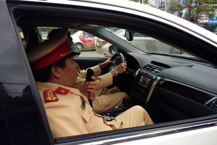 Hôm nay Hà Nội chính thức phạt nguội xe dừng, đỗ sai quy định - 2