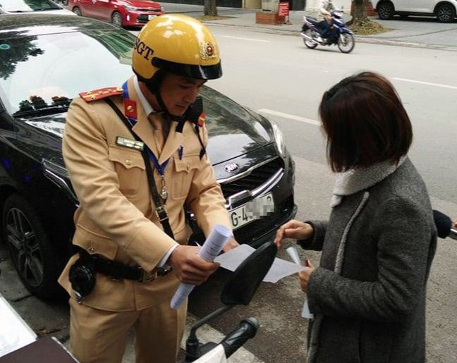 Hôm nay Hà Nội chính thức phạt nguội xe dừng, đỗ sai quy định - 1