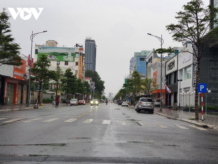 Cập nhật: Bão số 13 cuốn bay mái trường học, "nhổ" bật gốc cây, cuốn trôi nhà dân ảnh 62