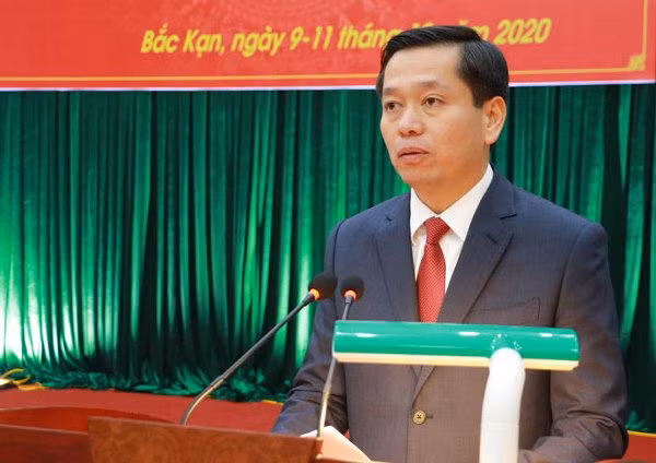 Đồng chí Nguyễn Long Hải phát biểu nhận nhiệm vụ.