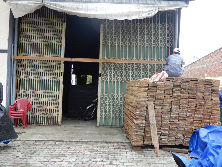 Vùng ven biển đã có gió to, người dân cấp tập chống bão - 11