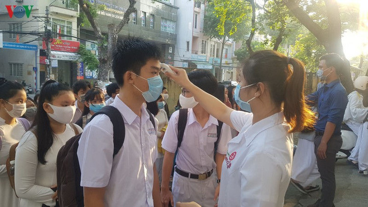 co nen to chuc ky thi tot nghiep thpt khi da nang thuc hien gian cach xa hoi hinh 1