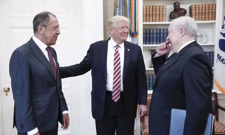 ong Trump la rui ro an ninh anh 2