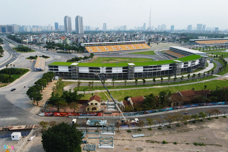 Thao do khan dai F1 Ha Noi vi tam hoan dua xe hinh anh 8 188_zing.jpg