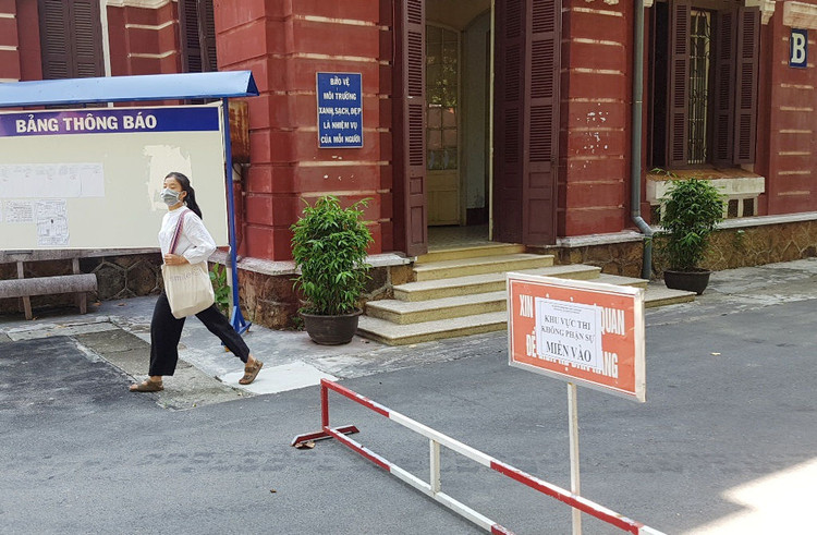 “Niềm tin cho ta sức mạnh” vào đề Ngữ văn, thí sinh phấn khởi sau môn đầu - 9