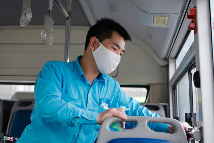 Xe buyt Ha Noi lien tuc duoc ve sinh, khu trung hinh anh 6 5_zing.jpg