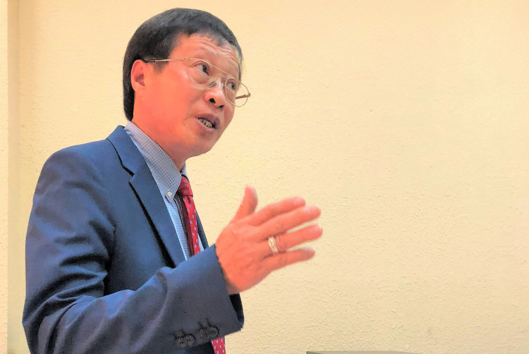 Luật sư Nguyễn Vân Nam gay gắt trong phiên phúc thẩm vụ 'Thần đồng Đất Việt' /// Ảnh: Quỳnh Trân