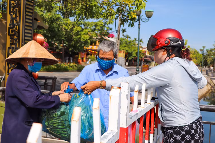 TP.HCM khong can thiet dong cua dung 15 ngay anh 4