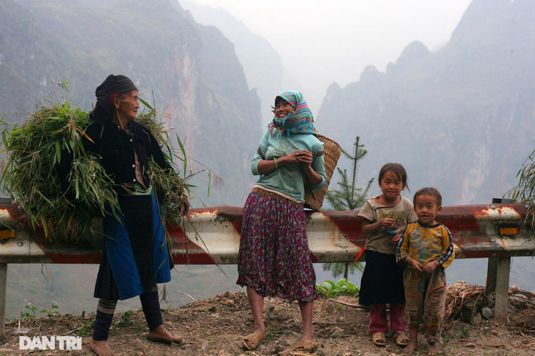Hoang sơ đỉnh Mã Pì Lèng của hơn một thập kỷ trước - 4