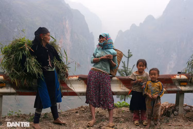 Hoang sơ đỉnh Mã Pì Lèng của hơn một thập kỷ trước - 4