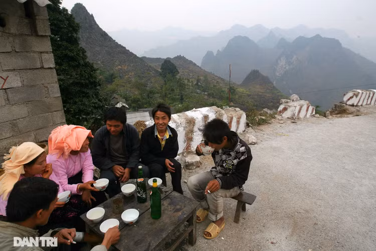 Hoang sơ đỉnh Mã Pì Lèng của hơn một thập kỷ trước - 7