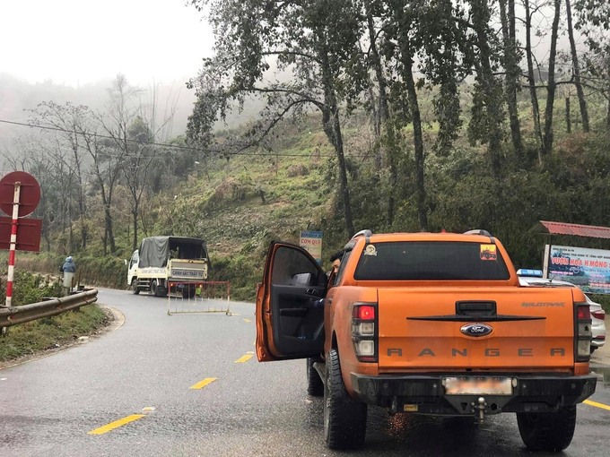 Cấm các phương tiện lên đỉnh Ô Quy Hồ. Ảnh: Hội Lái Xe