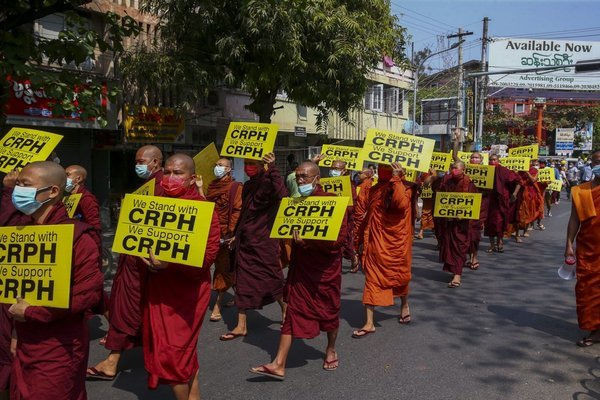 Biểu tình tiếp diễn căng thẳng ở Myanmar