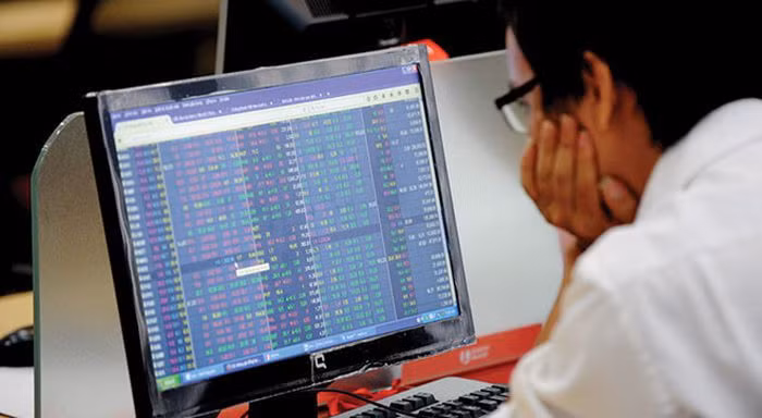 Nhà đầu tư bức xúc với tình trạng nghẽn lệnh kéo dài