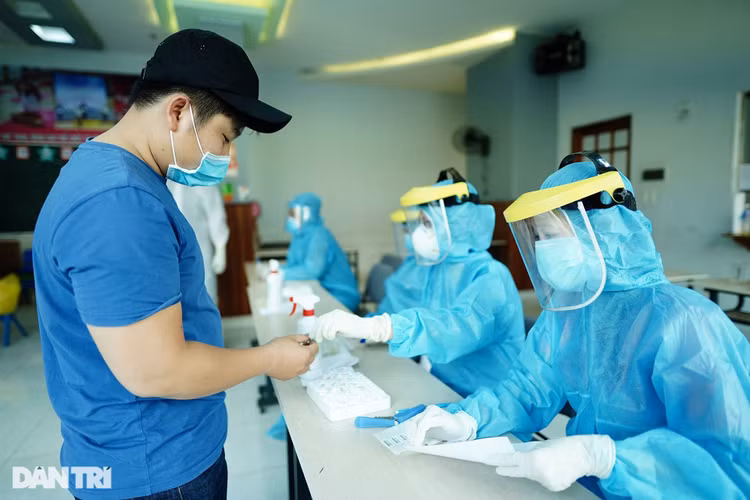 Thêm một trường hợp dương tính SARS-CoV-2 trong ổ dịch Tân Sơn Nhất - 1