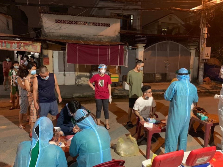 Thêm một trường hợp dương tính SARS-CoV-2 trong ổ dịch Tân Sơn Nhất - 2