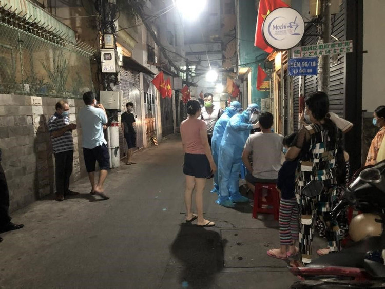 Thêm một trường hợp dương tính SARS-CoV-2 trong ổ dịch Tân Sơn Nhất - 3