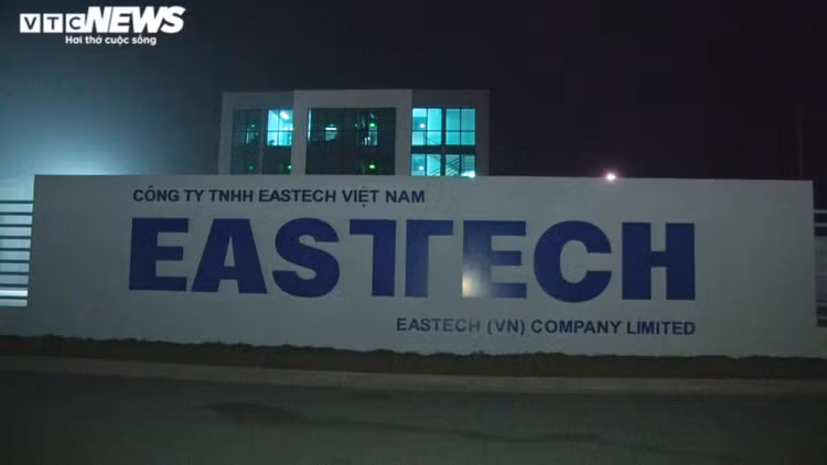 Ảnh: Trắng đêm đưa 500 công nhân ở Chí Linh vào nơi cách ly tập trung - 9