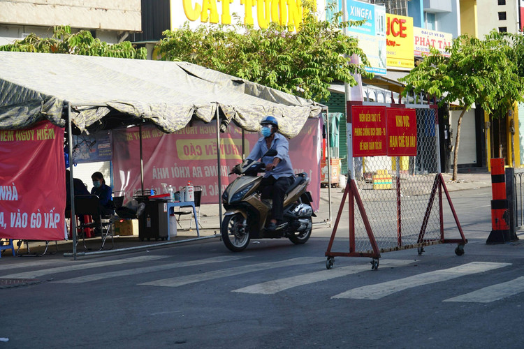 Câu chuyện về tinh thần của mỗi người dân, gồm sang chấn tâm lý, tổn thương kinh tế và hội chứng “cháy sạch”... cũng là điều đáng lo hậu Covid-19.