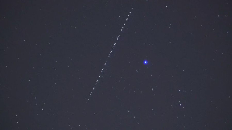 Internet vệ tinh của tỷ phú Elon Musk sẽ thương mại hóa vào tháng tới