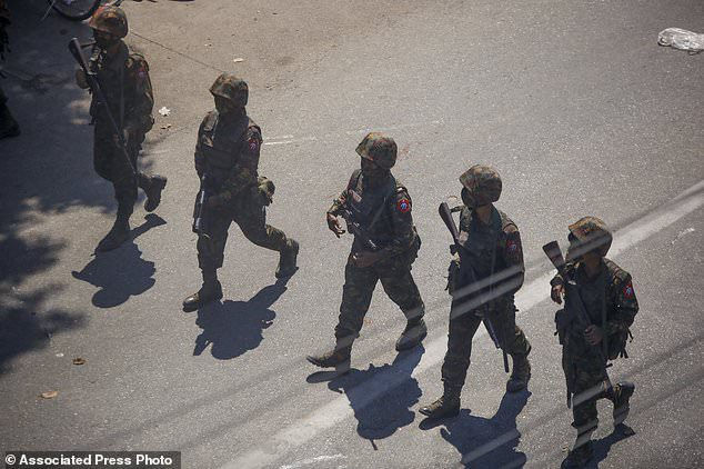 Myanmar: Cảnh sát nổ súng ở cố đô Bagan, chục nghìn người xuống đường ở Mandalay - ảnh 5