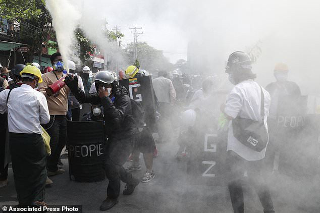 Myanmar: Cảnh sát nổ súng ở cố đô Bagan, chục nghìn người xuống đường ở Mandalay - ảnh 9