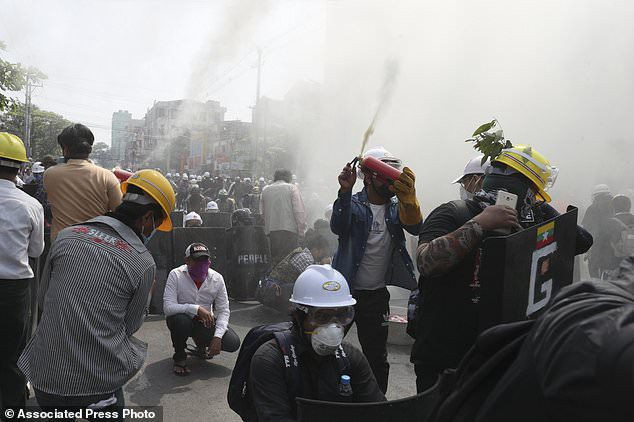 Myanmar: Cảnh sát nổ súng ở cố đô Bagan, chục nghìn người xuống đường ở Mandalay - ảnh 7