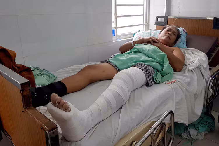 Phụ hồ 53 tuổi kể lại giây phút nhảy khỏi chung cư bị lửa bao trùm - 2