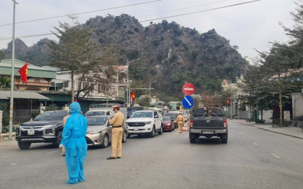 Nhiều dịch vụ ở Quảng Ninh phải tạm dừng hoạt động kể từ 0h ngày 6/5 ảnh 1 Nhiều dịch vụ ở Quảng Ninh phải tạm dừng hoạt động kể từ 0h ngày 6/5 ảnh 1