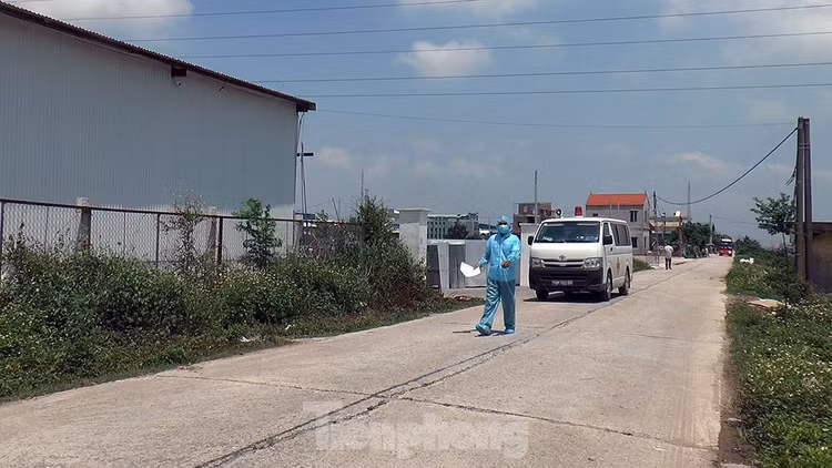 Thêm một khu vực bị phong toả ở huyện Thường Tín sau khi 3 công nhân mắc COVID-19 ảnh 2