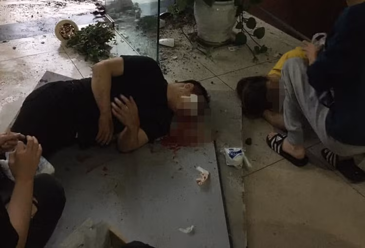 2 nguoi roi tai chung cu Meco Complex anh 7