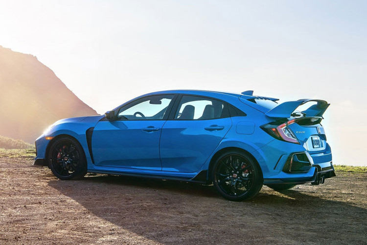 2. Honda Civic Type R 2021 (giá khởi điểm: 37.495 USD).