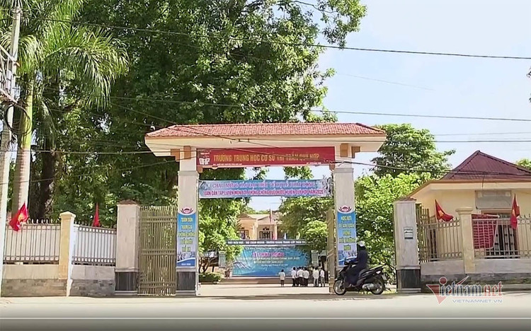 Thay giao tat 19 hoc sinh anh 1