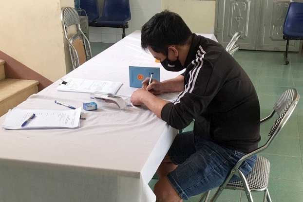 Khai bao y te gian doi anh 1