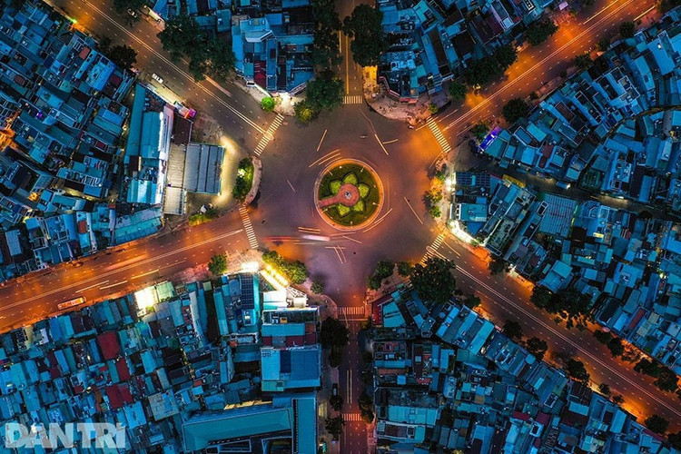 TPHCM ra chỉ thị khẩn về tăng cường giãn cách xã hội - 1