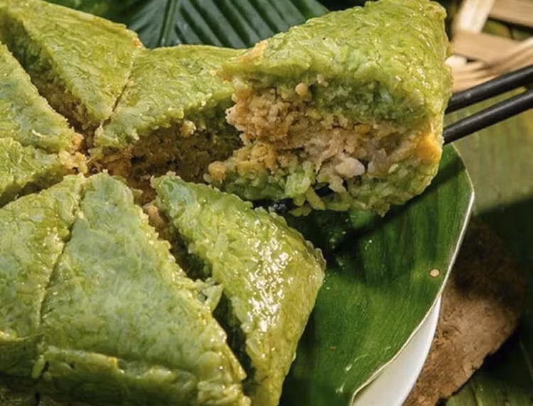 Miếng bánh chưng tương đương bát cơm trắng: Cần lưu ý gì khi ăn? - 1