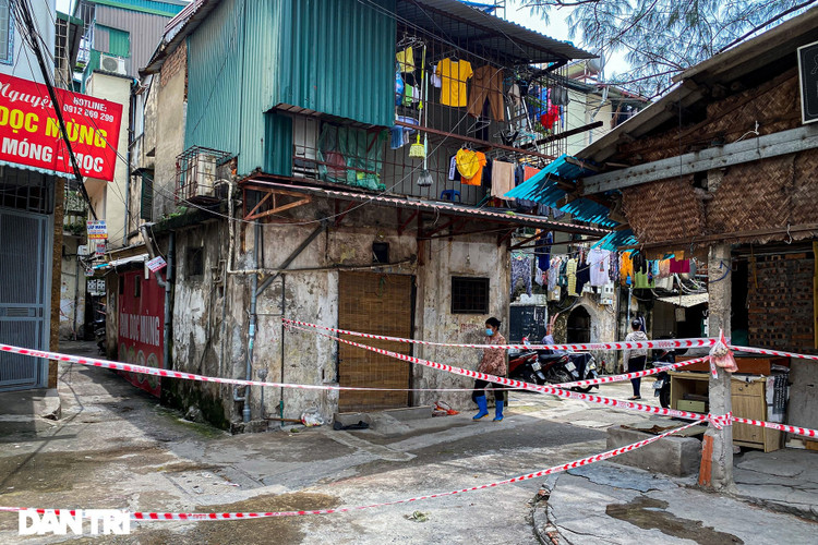 Hà Nội: Cách ly y tế 7.550 nhân khẩu tại 5 phường ở quận Đống Đa - 1