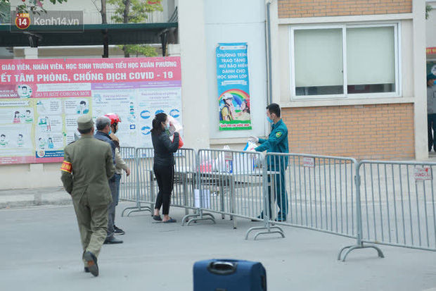 Cô giáo chủ nhiệm chia sẻ về cuộc sống bên trong khu cách ly trường Tiểu học Xuân Phương: Đón Tết trong này cũng không quá tệ, chỉ cầu mọi người bình an - Ảnh 2.