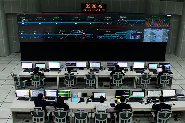 Phó Chủ tịch Hà Nội mua vé, đi thử tàu Cát Linh - Hà Đông