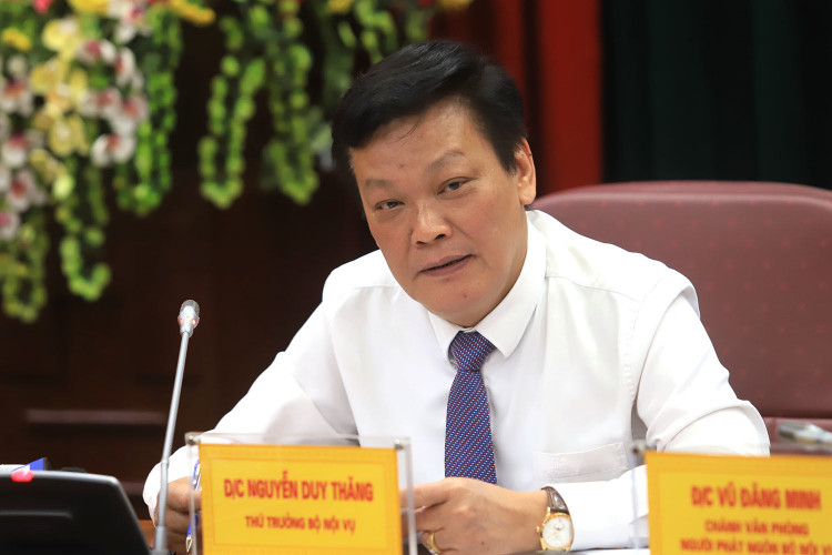 Thứ trưởng Nội vụ chỉ lý do giáo viên khổ với chứng chỉ thăng hạng