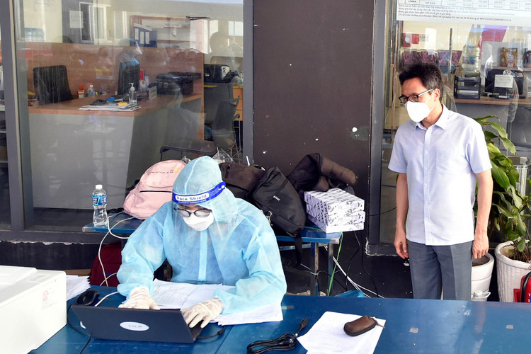 gian cach xa hoi nghiem dich se giam han anh 2