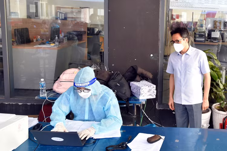 gian cach xa hoi nghiem dich se giam han anh 2