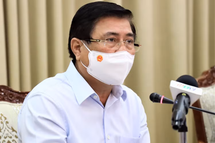 Chủ tịch TPHCM: Có thể mất hàng tháng để kiểm soát dịch bệnh - 2