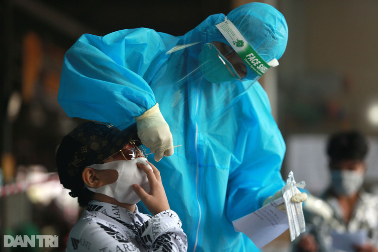 Chủ tịch TPHCM: Có thể mất hàng tháng để kiểm soát dịch bệnh - 4