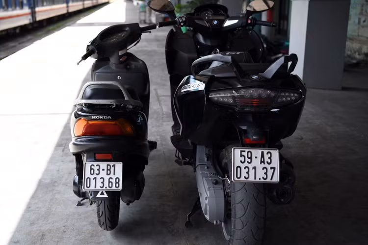 Nhiều cuộc gọi lạ xin CSGT bỏ qua cho siêu mô tô BMW không rõ nguồn gốc - 1