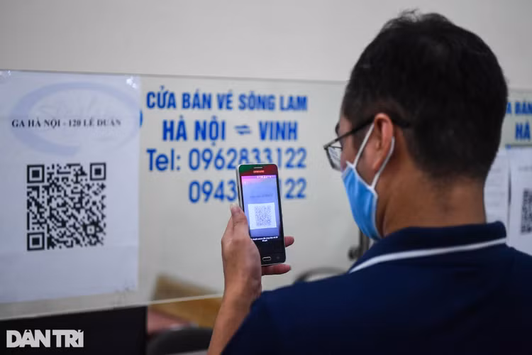 Vắng lặng ở Ga Hà Nội ngày chạy lại đôi tàu khách Thống nhất SE3/SE4 - 4